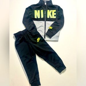 Nike Sweatsuit 3T